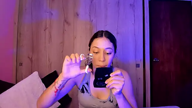 Snapshot of TANIA_06 chatting on 24, 4, 2026 TANIA 06 online show from 24, 4, 2026
