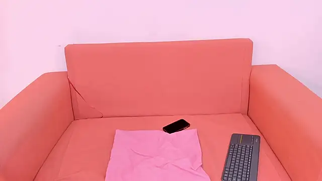 Snapshot of Emily-Carter chatting on 18, 5, 2026 Emily-Carter online show from 18, 5, 2026