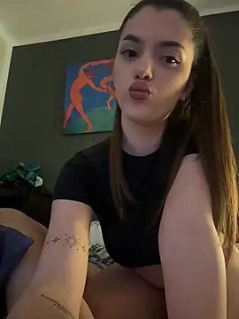 NaomiMulan online show from 3, 3, 2025