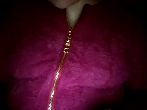 Snapshot of KamillaLaLove chatting on 2, 3, 2025 KamillaLaLove online show from 2, 3, 2025