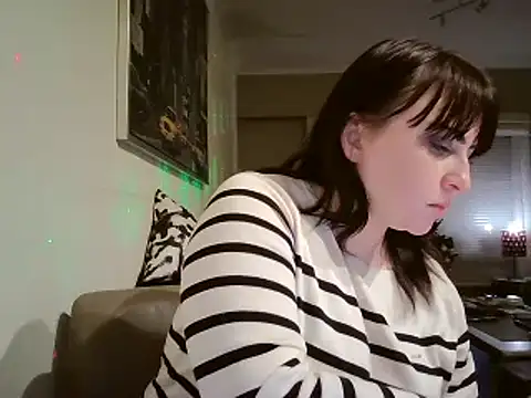 Snapshot of KamillaLaLove chatting on 4, 3, 2025 KamillaLaLove online show from 4, 3, 2025