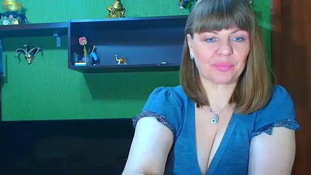 Snapshot of VeronikawGold chatting on 12, 11, 2025 VeronikawGold online show from 12, 11, 2025