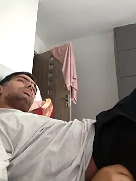 Snapshot of andreiiiii2025 chatting on 8, 10, 2025 andreiiiii2025 online show from 8, 10, 2025