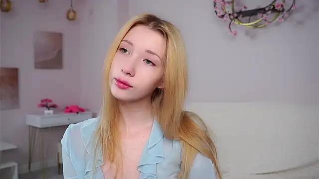 SunnivaCovil online show from 4, 3, 2026