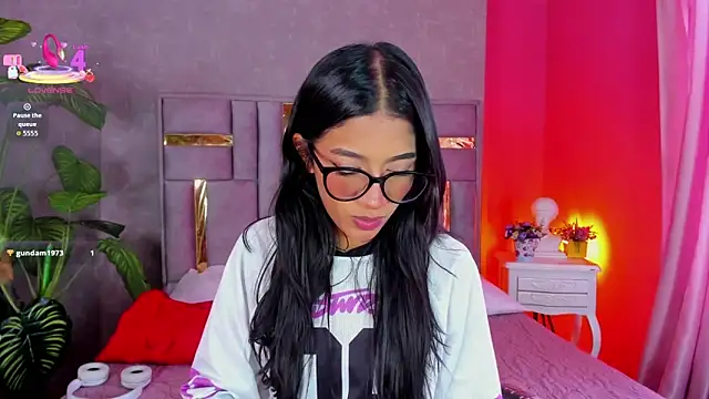 Tyla Ks online show from 8, 4, 2026