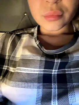 laraaaaaa online show from 4, 12, 2025