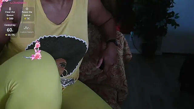 Queenanitadix online show from 3, 2, 2025