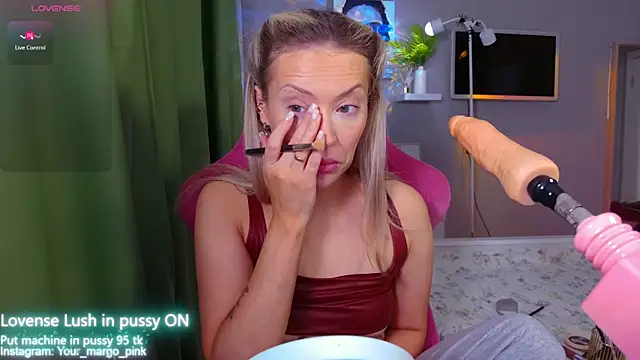 Snapshot of Margony chatting on 25, 11, 2025 Margony online show from 25, 11, 2025