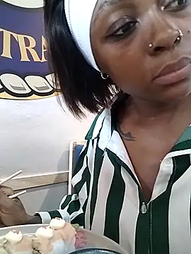 Snapshot of xxTatiannaxx chatting on 1, 6, 2026 xxTatiannaxx online show from 1, 6, 2026
