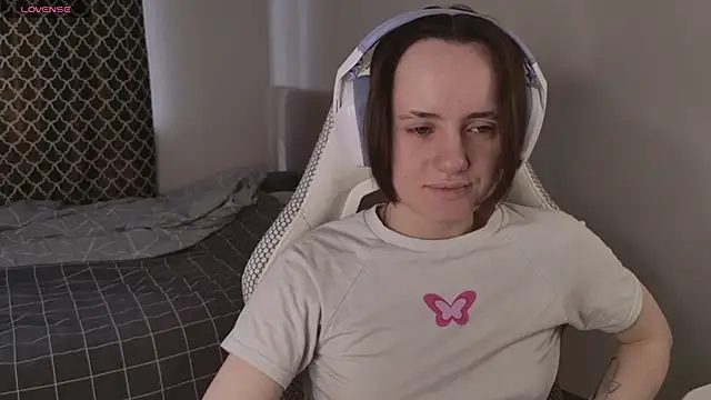 Luna Loveee online show from 16, 4, 2026