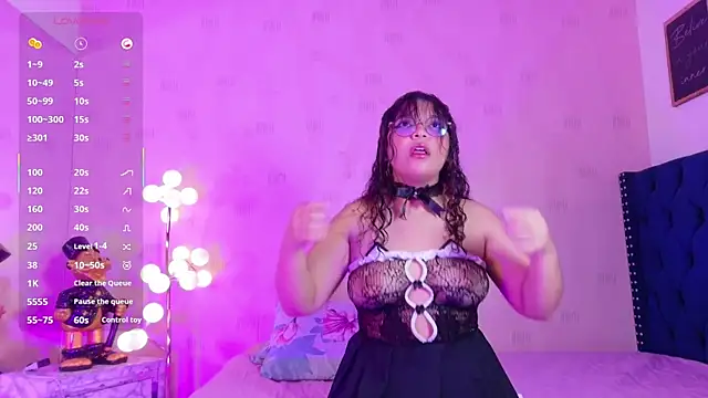 Snapshot of innocenthazel chatting on 6, 2, 2026 innocenthazel online show from 6, 2, 2026