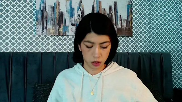 Snapshot of Cassie_bloom chatting on 11, 10, 2025 Cassie bloom online show from 11, 10, 2025