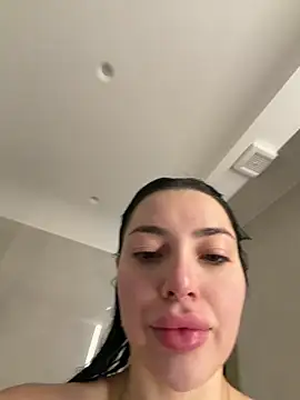 Mia Splash online show from 11, 2, 2026