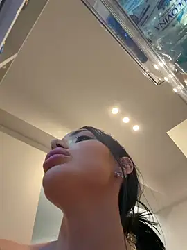 Mia Splash online show from 15, 5, 2026
