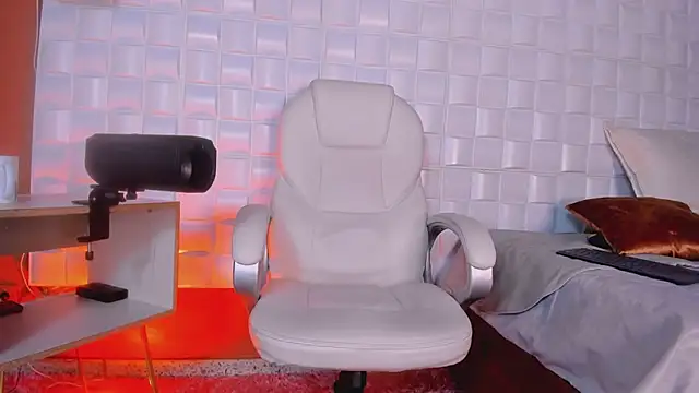 AlejandroStormm online show from 24, 2, 2025