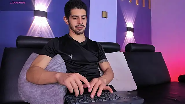 Snapshot of AlejandroStormm chatting on 7, 6, 2026 AlejandroStormm online show from 7, 6, 2026