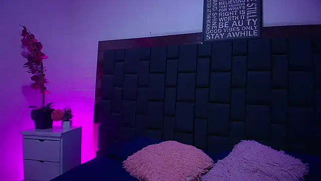 Lexi Howard  online show from 27, 9, 2025