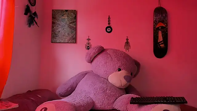 Maddy Jhonsson online show from 12, 2, 2026