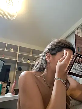 Bella Posh online show from 20, 12, 2025