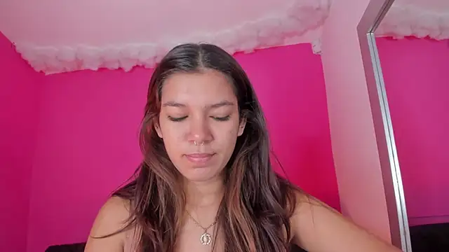 Snapshot of violett_24_ chatting on 8, 3, 2025 violett 24 online show from 8, 3, 2025
