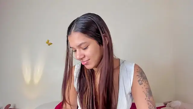 Snapshot of violett_24_ chatting on 11, 10, 2025 violett 24 online show from 11, 10, 2025