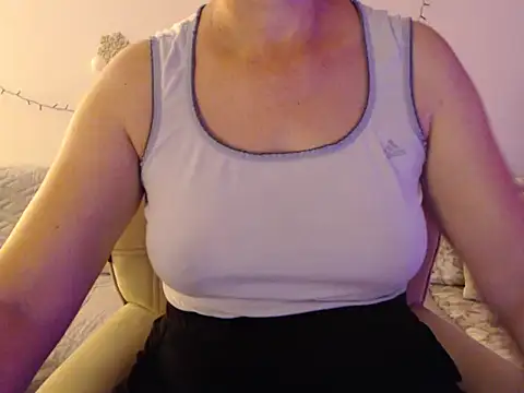 Snapshot of YourfantasyGiuly chatting on 6, 6, 2026 YourfantasyGiuly online show from 6, 6, 2026