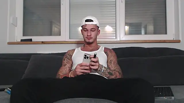 Snapshot of Zzedd chatting on 20, 2, 2025 Zzedd online show from 20, 2, 2025