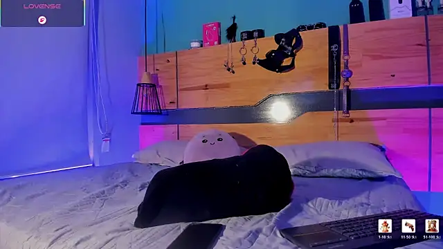 ChloeAllennn online show from 14, 3, 2026