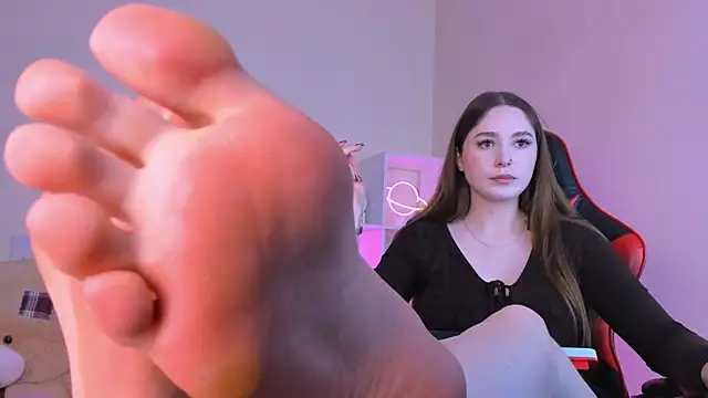 hazel sullivan online show from 8, 9, 2025