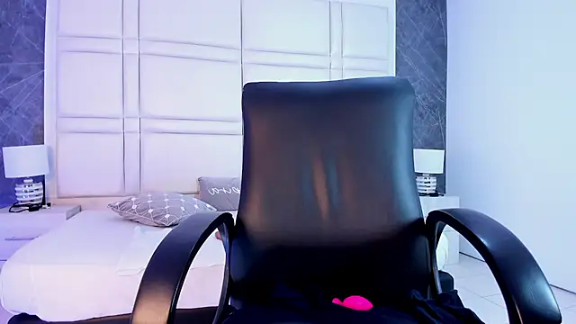 Ivaannaa  online show from 17, 3, 2026