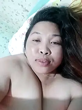 Snapshot of Sweet_fatty18 chatting on 5, 3, 2025 Sweet fatty18 online show from 5, 3, 2025