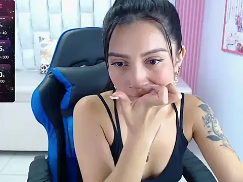 Snapshot of madhison_klain_s chatting on 3, 3, 2025 madhison klain s online show from 3, 3, 2025