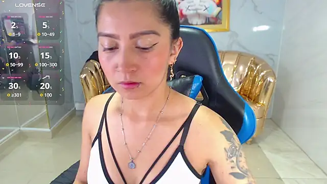 Snapshot of madhison_klain_s chatting on 10, 9, 2025 madhison klain s online show from 10, 9, 2025