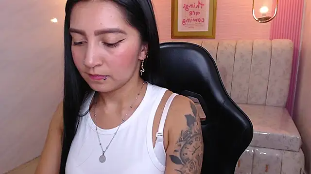 Snapshot of madhison_klain_s chatting on 10, 10, 2025 madhison klain s online show from 10, 10, 2025