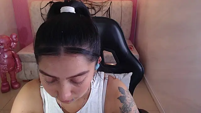 Snapshot of madhison_klain_s chatting on 29, 10, 2025 madhison klain s online show from 29, 10, 2025