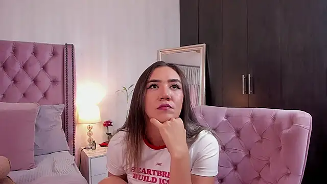 natashaleightt online show from 10, 3, 2026