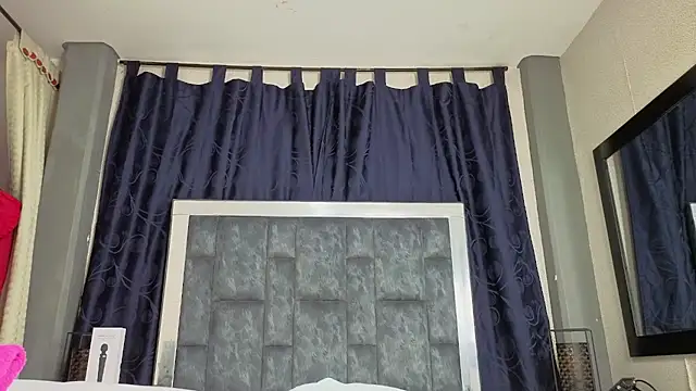 Effie cooper online show from 4, 11, 2025