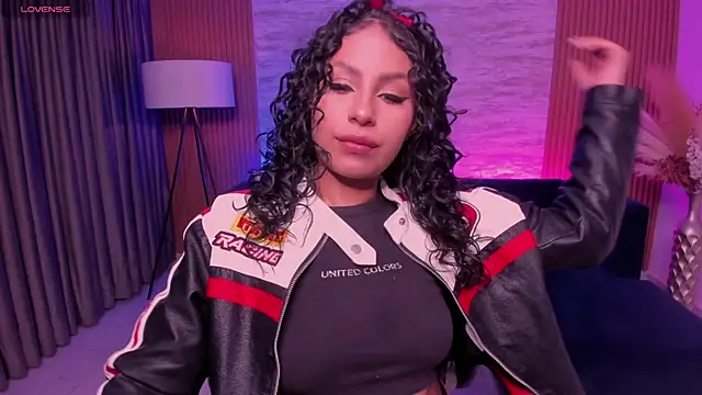 hannah thomson  online show from 14, 10, 2025