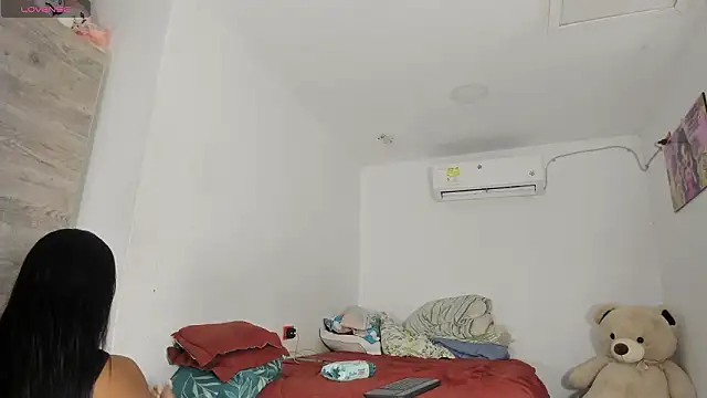 flor herrera01 online show from 10, 3, 2026