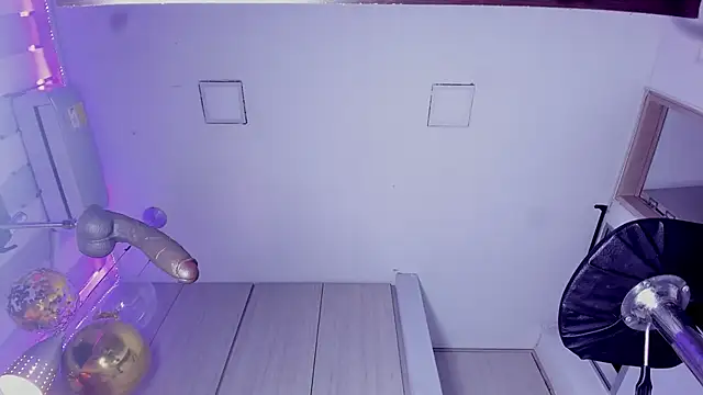 ValentinoMoreti online show from 17, 12, 2025