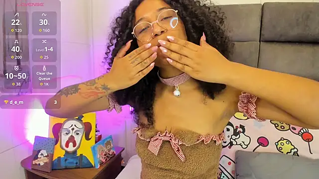 Layla Clarke online show from 11, 10, 2025