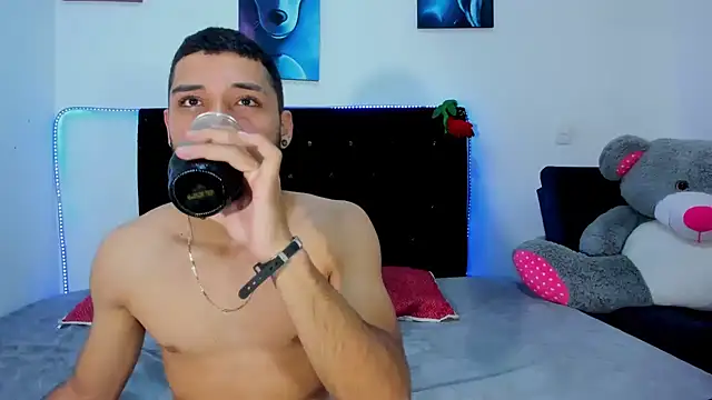 Snapshot of MarcusRosse chatting on 3, 2, 2026 MarcusRosse online show from 3, 2, 2026