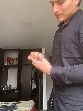 MaxxxSteil online show from 1, 11, 2025