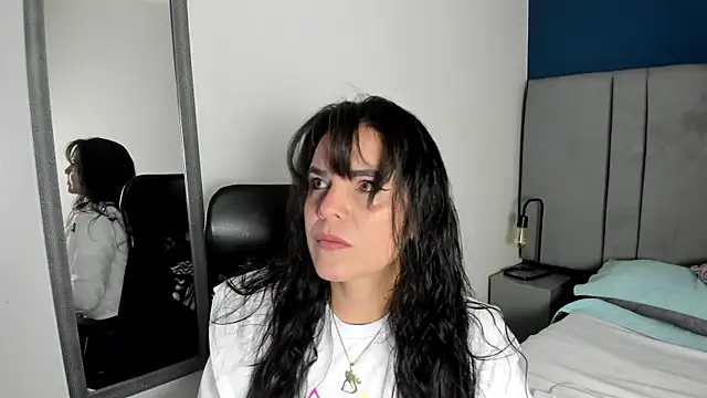 laura hotties online show from 10, 1, 2026