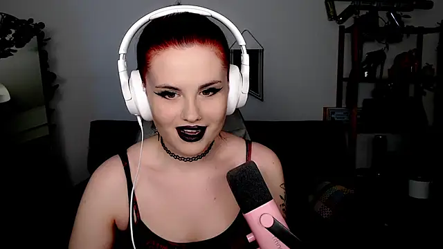 Della Ideal online show from 8, 11, 2025