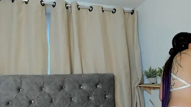 DaphneGlas online show from 16, 1, 2026