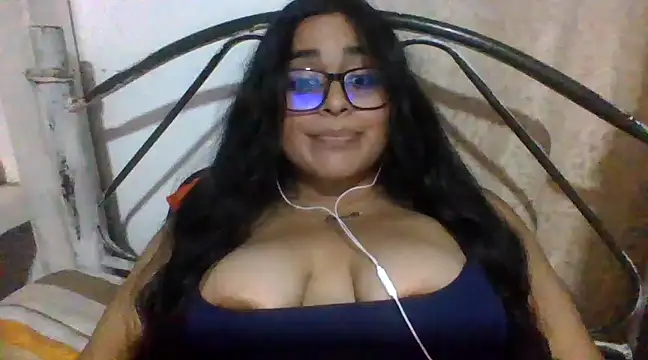 Snapshot of virginbrunette99 chatting on 28, 2, 2025 virginbrunette99 online show from 28, 2, 2025
