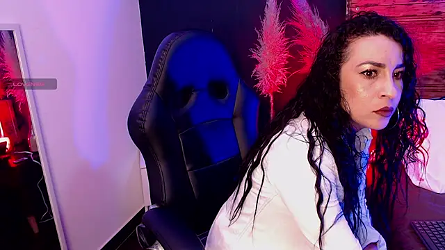 Snapshot of Bella_williamss_ chatting on 7, 3, 2025 Bella williamss online show from 7, 3, 2025