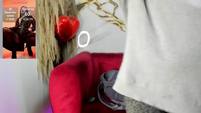 Bella williamss  online show from 11, 4, 2026