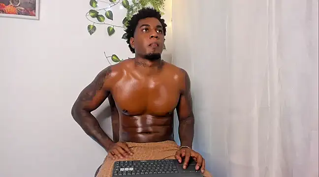 LOGAN DRAKE online show from 28, 2, 2025